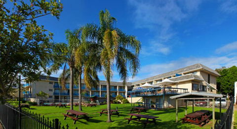 Mariners On The Waterfront - Tourism Adelaide 0