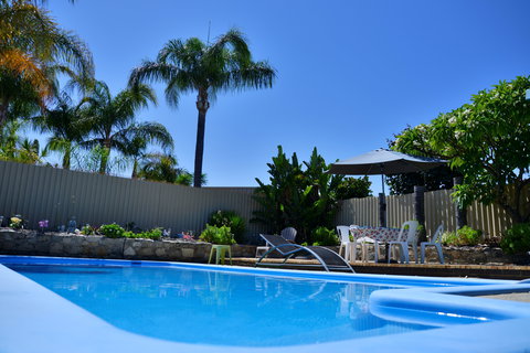 Palms Bed And Breakfast - Tourism Adelaide 0
