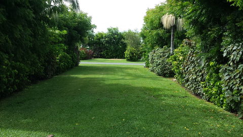 Queens Beach Tourist Village - Tourism Adelaide 1