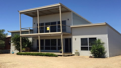 Retreat On Williss - Tourism Adelaide 0