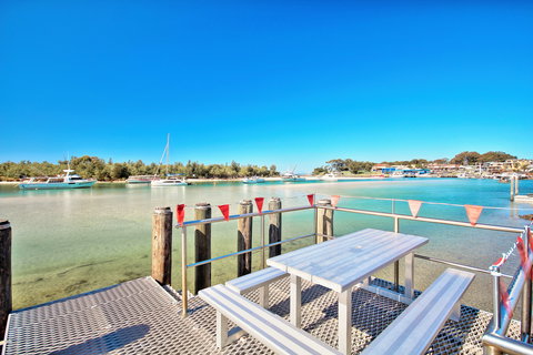 The Porthole Of Huskisson - Tourism Adelaide 0