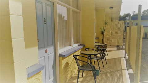 Warren Motor Inn - Tourism Adelaide 2