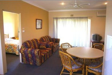 Ocean Spray Holiday Apartments - Tourism Adelaide 4
