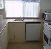 Sunseeker Holiday Units - Tourism Adelaide