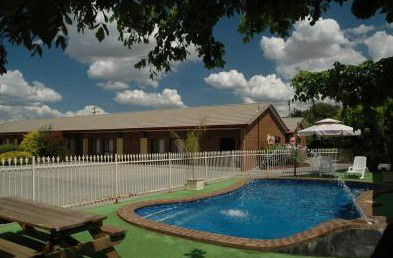 Fountain Court Motor Inn - Tourism Adelaide 0