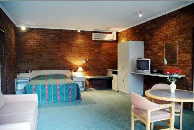 Fountain Court Motor Inn - Tourism Adelaide 2