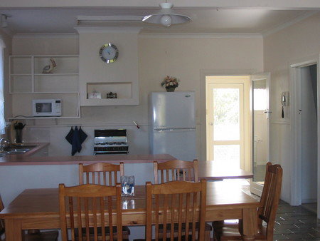 Ocean Pines Holiday Apartments - Tourism Adelaide 3