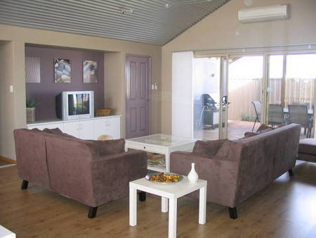 Caladenia Retreat Jurien Bay - Tourism Adelaide 4
