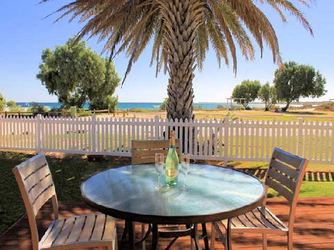 Bayview Coral Bay - Tourism Adelaide 4