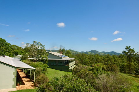 Amamoor Lodge - Tourism Adelaide 0