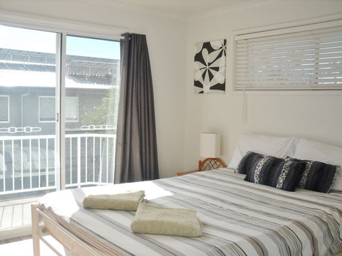 Beachcomber Apartments - Tourism Adelaide 1