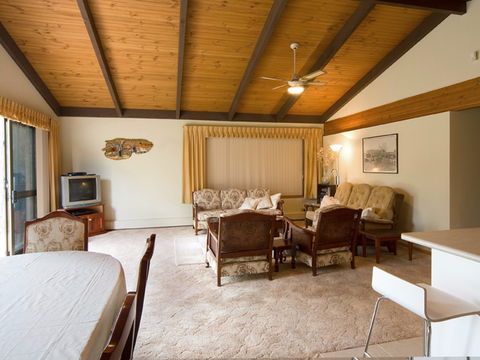 Chisholm Heights CBD Accommodation - Tourism Adelaide 0