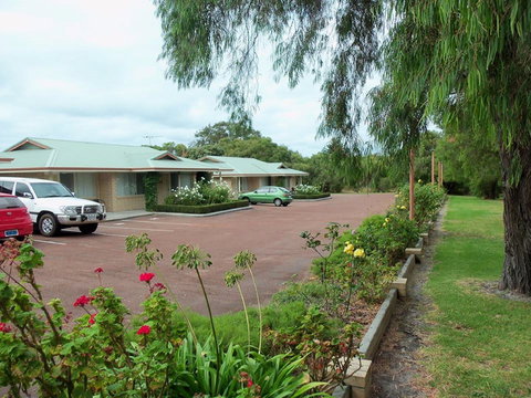 Emu Point Motel - Tourism Adelaide 0