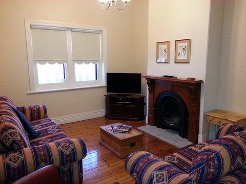 Phoenix Cottage - Tourism Adelaide 1