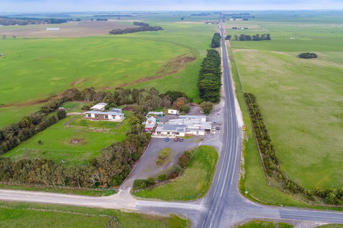 The Bellum Hotel - Tourism Adelaide 0