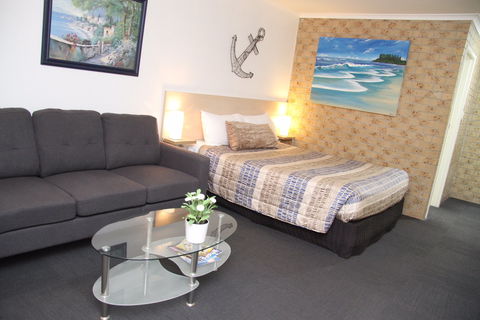 Tweed Harbour Motor Inn - Tourism Adelaide 1