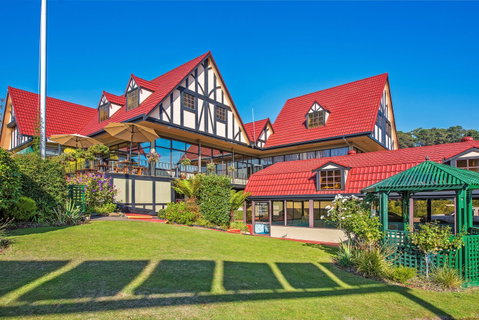 Village Family Motor Inn - Tourism Adelaide 0