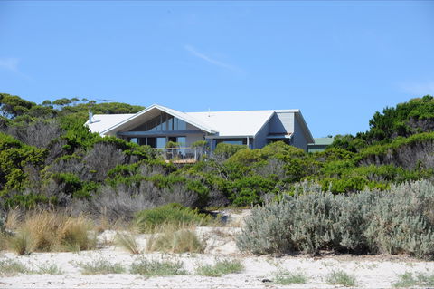 Cassini Beach House - Tourism Adelaide 0