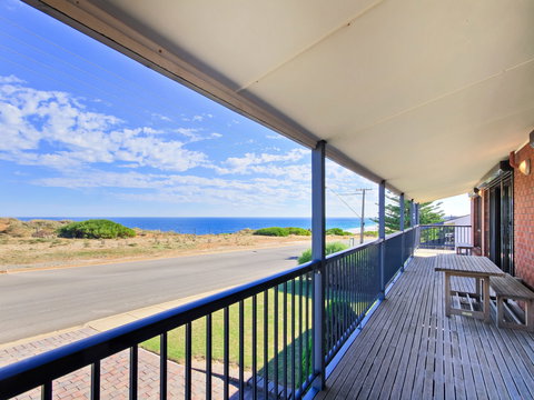 Century 21 SouthCoast: Beach House At Moana - Tourism Adelaide 0