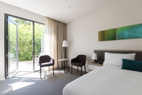 Flinders Hotel - Tourism Adelaide 2