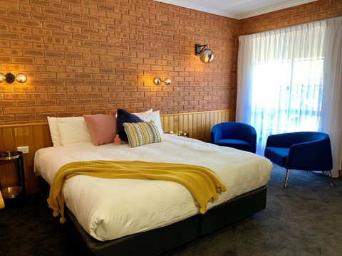 Golden River Motor Inn - Tourism Adelaide 1