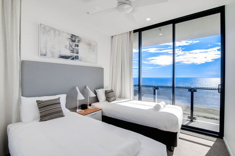 Iconic Kirra Beach Resort - Tourism Adelaide 1