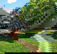 Magnolia Corner - Tourism Adelaide