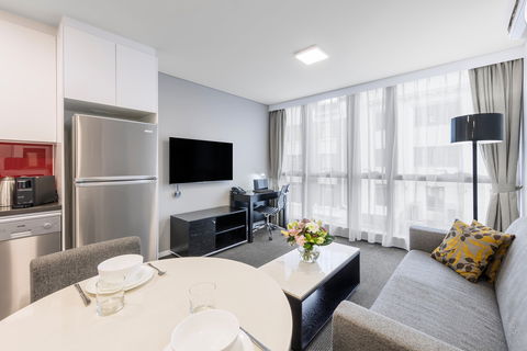 Meriton Suites Adelaide Street, Brisbane - Tourism Adelaide 2
