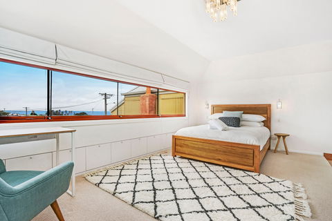 Newcastle Executive Homes - Oceanview Terrace - Tourism Adelaide 0