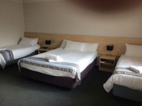 Red Cedar Motel: Muswellbrook - Tourism Adelaide 0