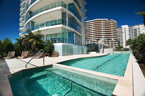 Reflections Coolangatta Beach - Tourism Adelaide 2