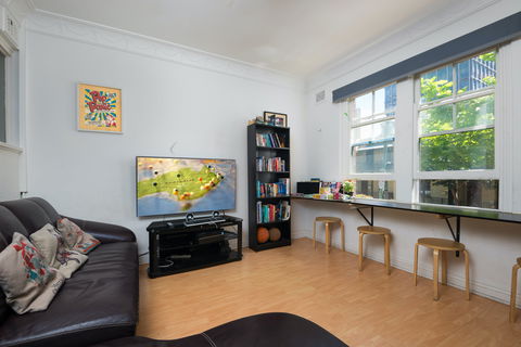 Sydney Star Backpackers - Tourism Adelaide 1