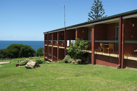 Tathra Hotel - Motel - Tourism Adelaide 0