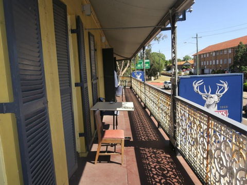 The Family Hotel Maitland - Tourism Adelaide 1