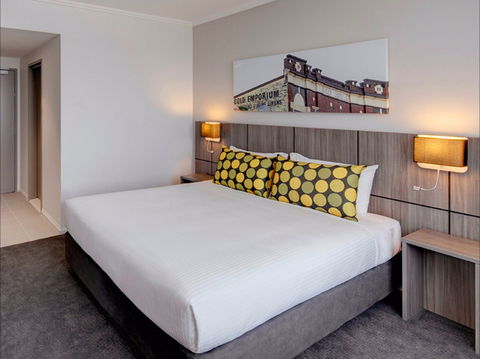 Travelodge Hotel Bankstown Sydney - Tourism Adelaide 1