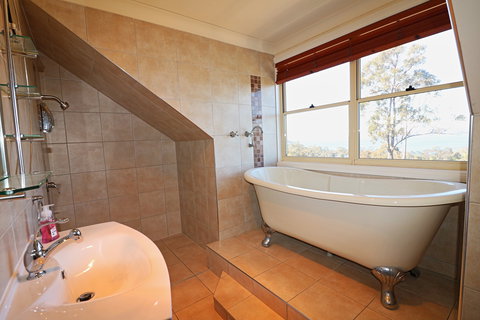 Whale Cove - Tourism Adelaide 1