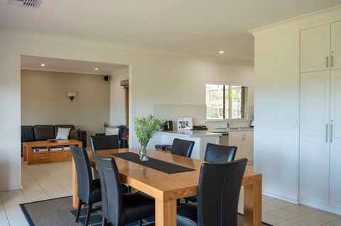 131 - Heart Of The Vale - Tourism Adelaide 2