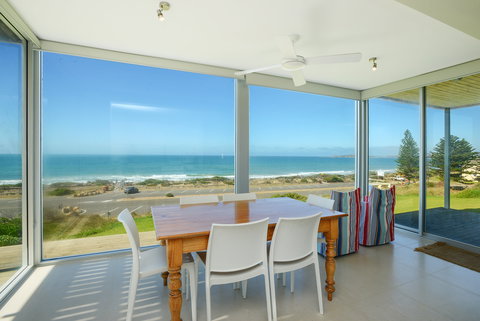 Chiton On The Rocks - Breathtaking Panoramic Coastal Views - Tourism Adelaide 0