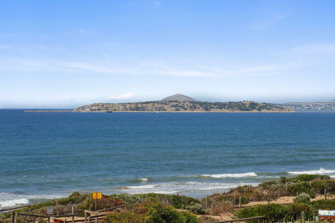 Chiton On The Rocks - Breathtaking Panoramic Coastal Views - Tourism Adelaide 1