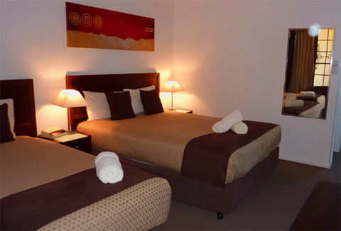 Colonial Lodge Motor Inn - Tourism Adelaide 1
