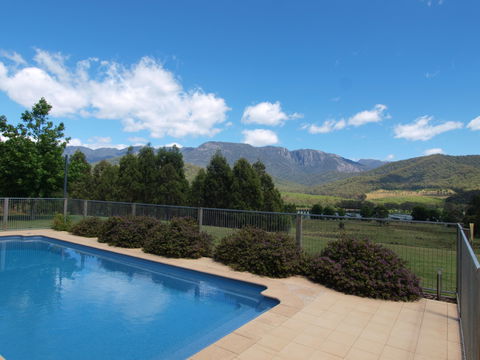 Mad On The Buckland - Tourism Adelaide 2