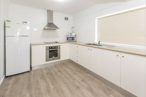 Spalding Lodge Unit 16 - Tourism Adelaide 2