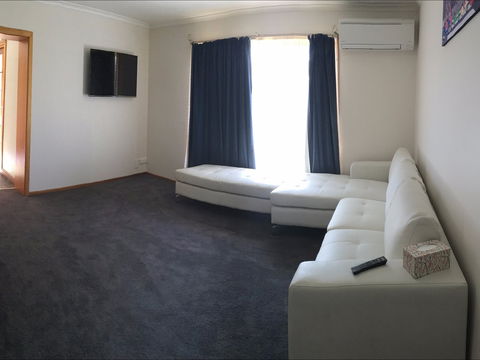 Stopover On Ocean Avenue - Tourism Adelaide 2