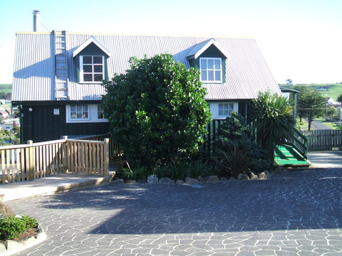 Touchwood Cottages & Gallery & Cafe - Tourism Adelaide 2