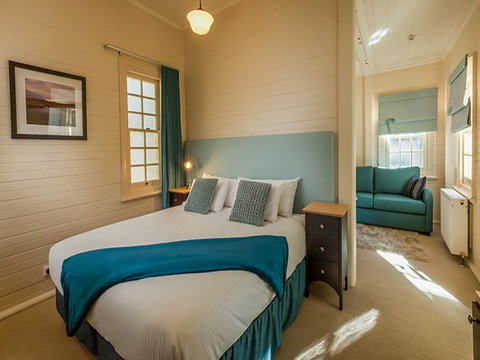 Yarrangobilly Caves House: Guest Rooms - Tourism Adelaide 1