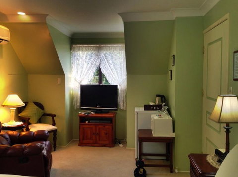 Curtis Falls Mountain Retreat - Tourism Adelaide 5