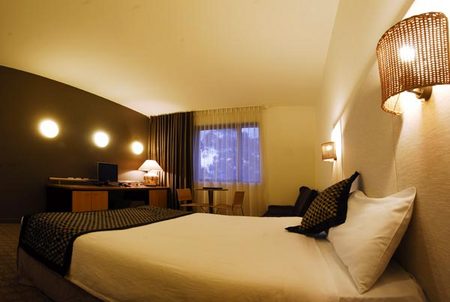 Golden Pebble Hotel - Tourism Adelaide 4