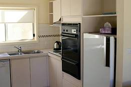 Courtside Cottage Bed And Breakfast - Tourism Adelaide 3