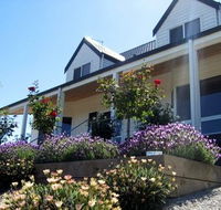 Canadian Lodge - Tourism Adelaide