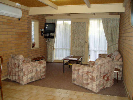 Aaden Holiday Apartments - Tourism Adelaide 0